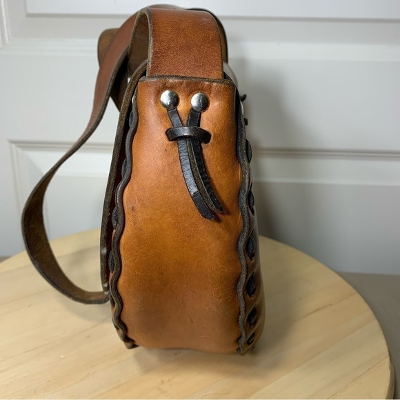 VTg Brown leather Saddle Shoulder Bag Canadian Handmade Carved Trees Landscapes - Picture 4 of 16